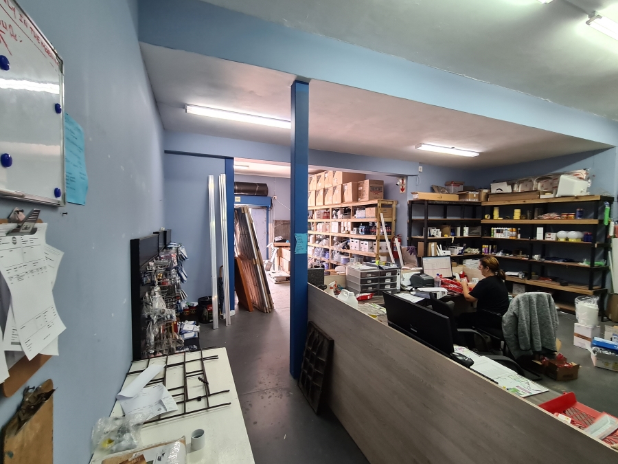 To Let commercial Property for Rent in East Bank Eastern Cape